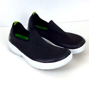 OOFOS Black Sneakers Slip-On Comfort